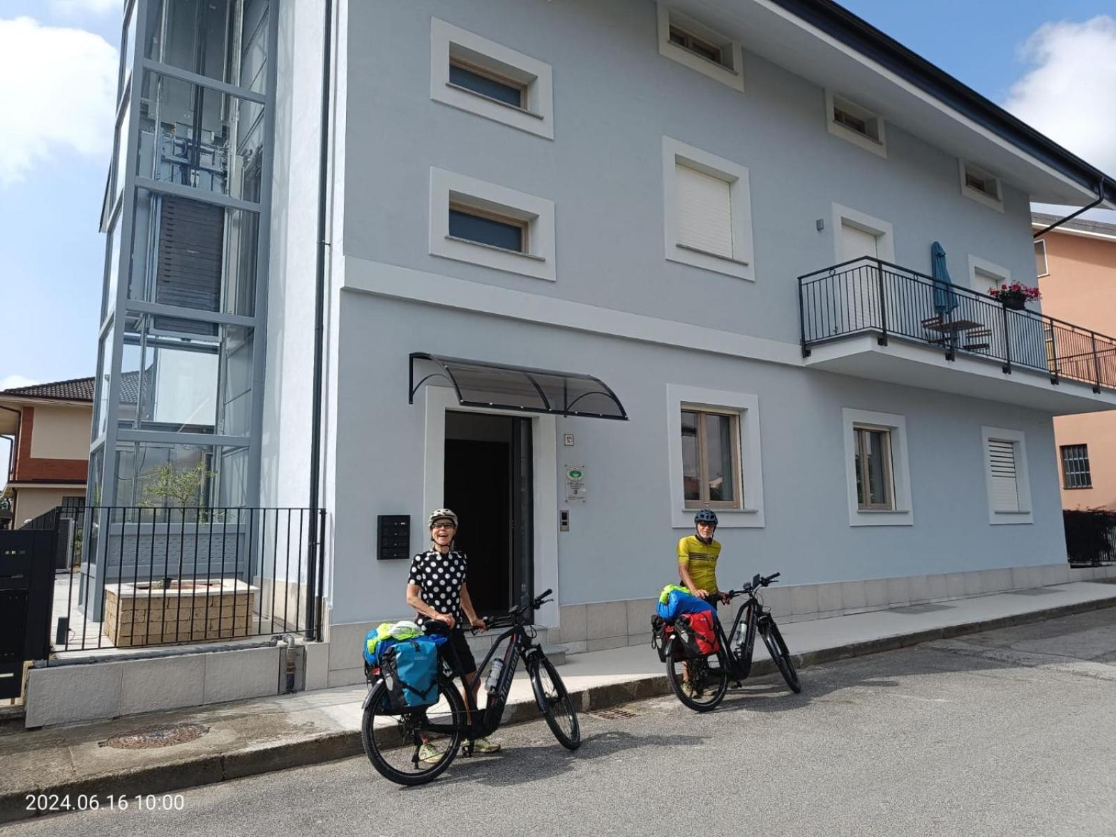 Villa Mariana Bed And Breakfast サルッツォ エクステリア 写真