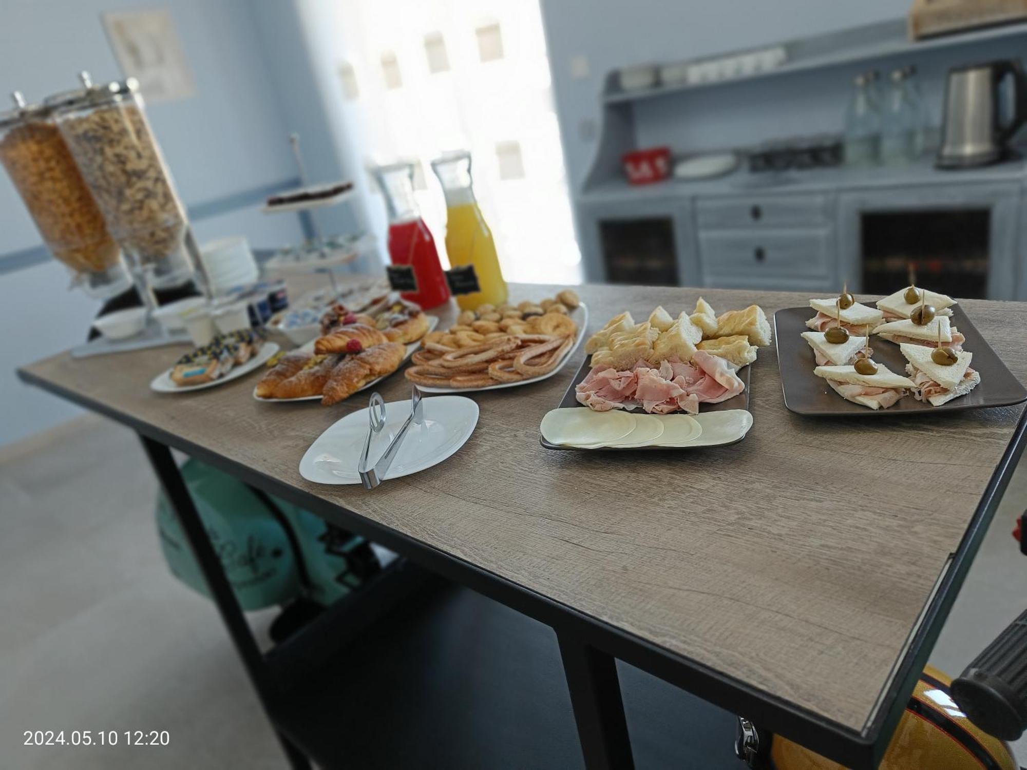Villa Mariana Bed And Breakfast サルッツォ エクステリア 写真