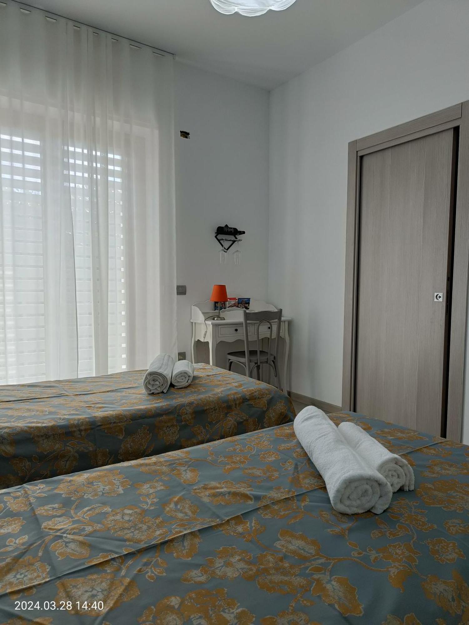 Villa Mariana Bed And Breakfast サルッツォ エクステリア 写真